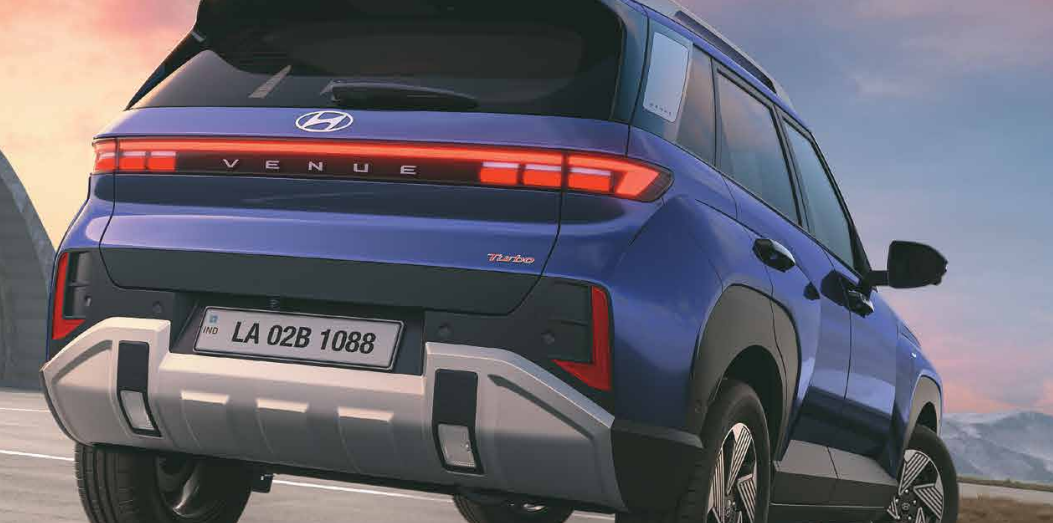  hyundai venue back side image,hyundai venus 2025 review ,onroad price milege,,theevsupermrket.com